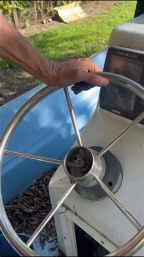 How to Remove the Wheel from a Steering Boat