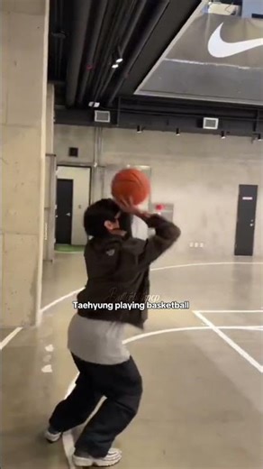 Taehyung playing basketball 🏀