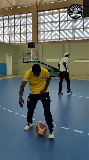 Haruna niyonzima Captain w'ibihe byose👏👏👏 SPORT UPDATES TV 720p, h264