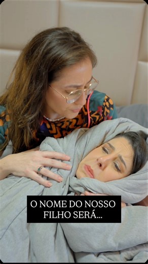 Amanda Neves - A Maga 💋👽 on Instagram: "Escolher o nome de um filho não é tão simples, tem que analisar a combinação com o sobrenome, o significado, a pronúncia e até escrita. Temos que pensar em como o nome soa em voz alta, em que lugar ele fica na chamada da escola e os possíveis apelidos. Depois de muitos testes um nome tocou nossos corações: Yuri, que significa “Luz de Deus”. Filho, suas mamães estão aqui muuuito ansiosas pra sua chegada que vai trazer ainda mais alegria pras nossas vidas.