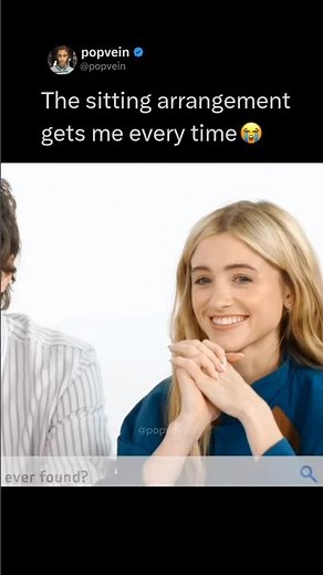 The sitting arrangement between Charlie Heaton Natalia dyer and Joe Keery gets me every time 😭