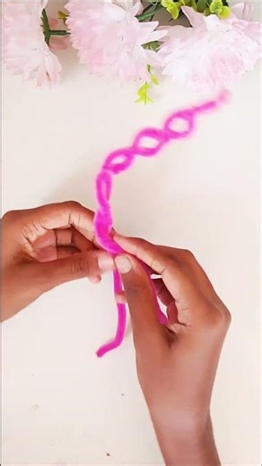 diy pipe cleaner bracelet