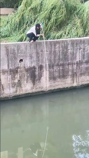 Simple process of fishing with paddle or rod