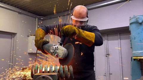 From Rusted Steel to Razor Sharp - Forging a Long Blade from Scratch