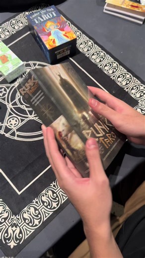 Unboxing Bài Tarot Cổ Đại