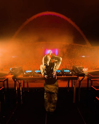 5.6K views · 2K reactions | Alan Walker on Reels | Facebook