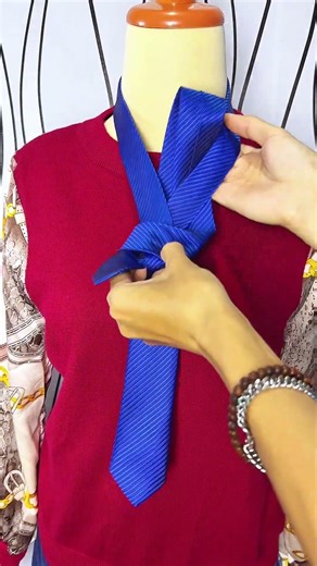 Simple Tie and Scarf Techniques #scarfstyle #diyfashion