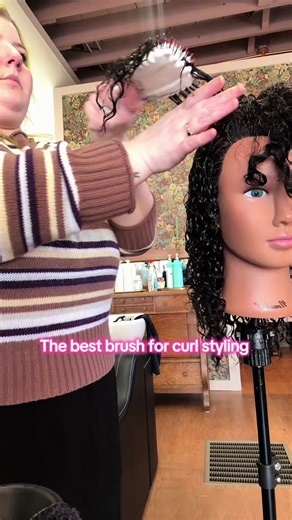 Discovering the Best Brush for Curl Styling