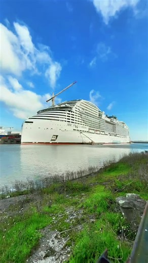 🌊 4 Mega Ships Launching Soon — New Giants of the Sea! 🚢 Cruise lovers, 2026 is shaping up to be a landmark year on the world’s oceans! From record-setting scale to immersive family fun and cutting-edge design, here are four mega ships you’ll want on your radar as they prepare for their debut: ⭐ 1. Legend of the Seas (Royal Caribbean) This next Icon-class megaship is one of the most anticipated debuts of 2026. Built to rival the biggest ships in the world, Legend of the Seas promises thrilling