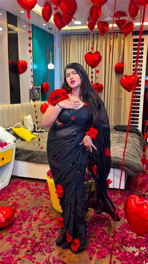 Divya upadhyay on Instagram: "Waiting for my Valentines ❤️❤️ @pj_3132 Comment link for Saree Beautiful saree by @ethnicwearby_meet #Valentinesday #pjdivya #trending #love"