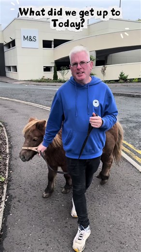 Such an exciting day up town with Penny, putting smiles on peoples faces. #fermanaghfunfarm #Enniskillen #fermanagh #fermanaghlakelands #shopping