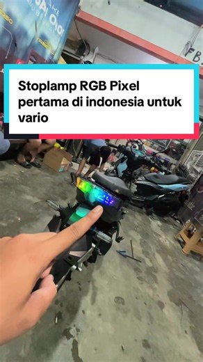 Stoplamp RGB Pixel pertama di indonesia untuk vario series Wa admin : 085174487282 Lokasi : ruko harapan indah bekasi #rclightingharapanindah #varionistyindonesia #biledlumen #stoplamprgbpixel #stoplamprgb
