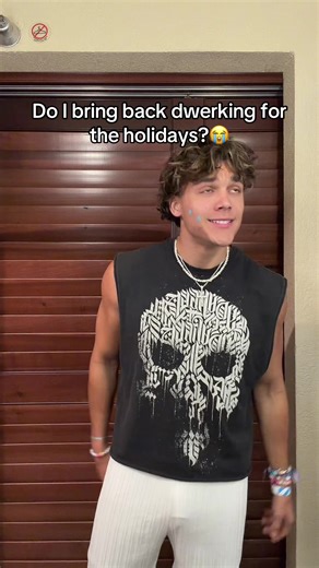 Should I bring back the dwerk #fyp #dwerk #dwerking #viral | tweeks dance song