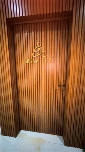 Naoual Alaoui on Instagram‎: "⁨ تعالوا معي لنكتشف واحدة من أروع تجارب السبا في مراكش… 🌿✨ ‪@dreamthai.marrakech‬ حمّام مغربي أصيل، ومساج تايلندي احترافي بتقنيات مميزة تُعيد التوازن للجسم وتُذيب التوتر من أول لمسة. تجربة راقية بكل تفاصيلها… وأحببت أن أشارككم إياها 🤍 📍 Dream Thai Spa – Marrakech ☎️0666196595 WhatsApp تجربة تستحق أن تهديها لنفسك✨⁩"‎