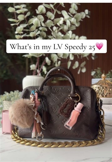 All of the Girl Essentials💗✨ I am fully in my big bag era—I never, ever thought I would like the speedy 25, but here I am fully in love! 😍 This bag fits everything I need and more, and the Empriente leather is the perfect slouchy vibe! Don’t get me started on that gorgeous chocolate leather as well🤎😍 bag of the day, asmr packing, speedy 25, asmr relax #whatsinmybag #wimb #bagoftheday #speedy25 #asmrpacking