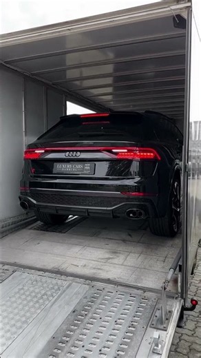 🔥 Audi RS Q8 – The Luxury SUV That Looks Like a Supercar! 😈🏎️