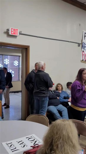 Citizens are ready to voice their opinions about Kentucky Powers proposed rate hike at tonight's meeting at the Perry County Court house. #kentuckypower #ratehikes #PublicComment | Mountain Top News