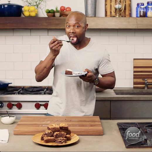 1.1M views · 1.1K reactions | Happy Birthday, Eddie Jackson - FIT CHEF EDDIE! Hope today is filled with all of the gooey, chocolatey brownies and more! Save this recipe: https://foodtv.com/2R4qnaO. | Food Network | Facebook