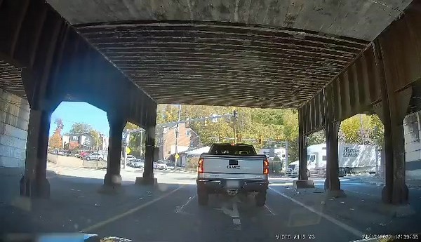 14K views · 358 reactions | Whoops.. #thedirtyoldtrucker #dieseltrucks #retrotruckin #dieselpower #oldschooltrucking #oldschooltruckers #westernexpress | The Dirty Old Trucker | Facebook