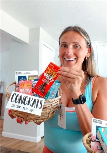 Back-to-school season calls for teacher essentials! So, of course, I had to put together a little gift for my friends starting their very first year of teaching, complete with @pockyusa to help kick off the school year on a sweet note. 🎁🍫 Find Pocky in the Asian/International food aisle at @Walmart #teachergift #teachergiftbasket #backtoschoolsnacks #teachersnacks #pockypartner