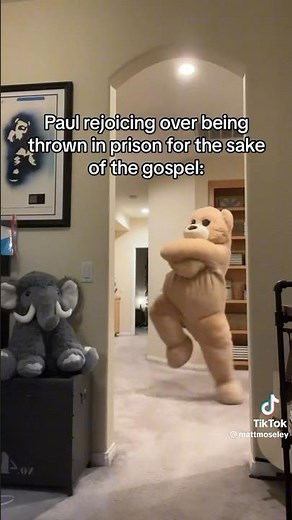 Giant teddy bear dancing meme to the bk remix song