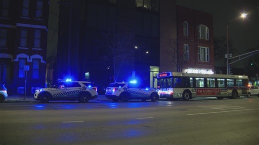 Man stabbed during argument on CTA bus in West Town