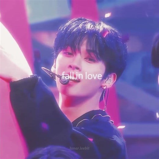 happy bday to the loml ☹️☹️ happyleeknowday#straykids#leeknow