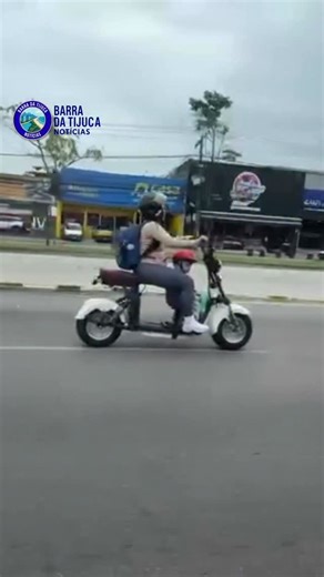 Barra da Tijuca Noticias (BTN) on Instagram: "😳 CURICICA / Alguém sabe dizer se era uma criança ou bebê reborn? Nesta manhã de quinta 22 um seguidor filmou uma pessoa no trânsito com um Ciclomotor transportando em um acento *parecendo* ser uma criança de capacete na via perto do BRT Curicica. 🤔 Alguém poderia informar se isso é permitido? 🎥 Imagem de Seguidor . . . . . . . #barradatijucanoticias #curicica #ciclomotor"