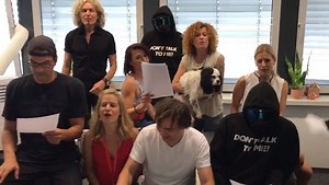 102K views · 975 reactions | Wir teilen mit euch exklusiv diesen Backstage-Moment der allerersten Probe des Opening-Songs! Wie hat euch der Auftritt gefallen? 朗 #TheMaskedSinger | The Masked Singer Germany | Facebook