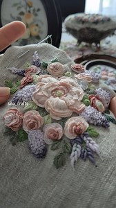 🎨🧵🪡Leaves and #flowers, threads and needles, canvases and ideas. Everything combined leads to a floral dimensional threads #painting. Hand #embroidery and floral designs created from a simple person's imagination. Me. | Sina Crafts