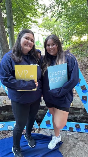 It's exciting when our collegians share Tri Delta with s'more potential new members! #tridelta #trideltatuesday | Delta Delta Delta