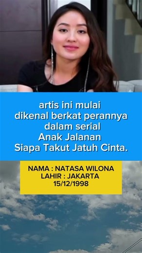 artis ini mulai dikenal berkat perannya dalam serial anak jalanan