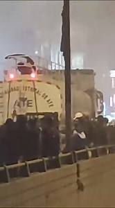 12K views · 66 reactions | #ÚLTIMO| INCENDIO EN LA TIENDA EFE EN CERES Serenos de Ate llegaron primeros y con la ayuda de las cisternas, apagaron el incendio que se originó en el cuarto nivel de este predio. Todo ocurrió pasada las 6 de la tarde en el cruce de la Prolongación Javier Prado y la Carretera Central. | La Voz de Ate | Facebook