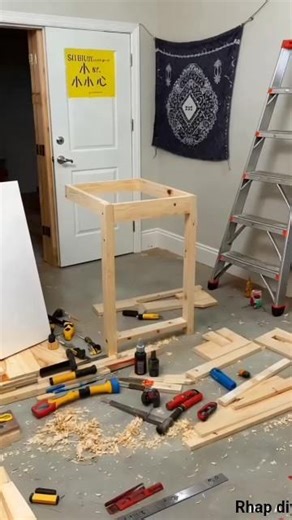 ✨ DIY TABLE YOU CAN MAKE AT HOME! ✨