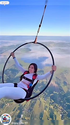 What would it feel like to jump from a height of 10,000 meters?#skydiving #skydive #jump #adrenaline