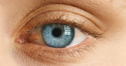 focus-blink-and-sight-with-blue-eye-closeup-of-wo-4k-2025-07-22-09-54-04-utc