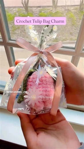 Spring Flowers | Crochet Tulip | Handmade | Bag Accessory | Gift #youtubeshorts #foryou #trending