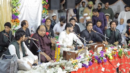 35 reactions | Ankh Uthi Mohabbat Ne Angrai Li Dil Sauda Hua Chandni Raat Mein Faryad Ali Khan Qawwal | Shafique Productions | Facebook