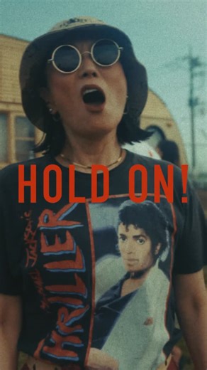 . PUSHIM -「HOLD ON!」 from 25th Anniversary EP 『HOLD ON!』 Streaming Link: https://www.pushim-25t... Director: motherfucko Director of Photography / Grading: Kota Watanabe (ROM inc.) Camera Assistant：Keisuke Uchiyama Styling：Nami Takegami Costume Cooperation: PeeTee by DISSIDENT / FUBU / Carhatt W.I.P Transporter: Koji Murakami Produced by groovillage Song Credit: Music & Lyrics: PUSHIM Producer: PUSHIM / Killa Nami Beat: Killa Nami Mixing Engineer: Miki Tsutsumi (RMF Studio NYC) Assistant Enginee