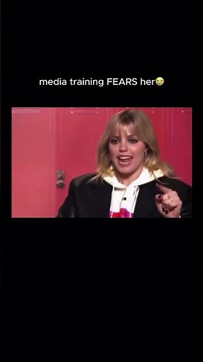 Reneé Rapp Goes OFF About That Bus Guy 😭 #ReneeRapp #Unfiltered #Interview