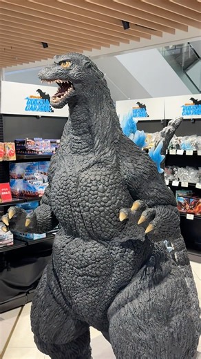 [Travel vlog] Godzilla pop up store｜KITTE Osaka