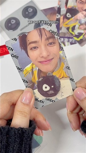 CORTIS Ball TNT 🧨🖤 #greengreen #cortis #coer #keonho #kpop #unboxing #redred #kpopedit #sticker