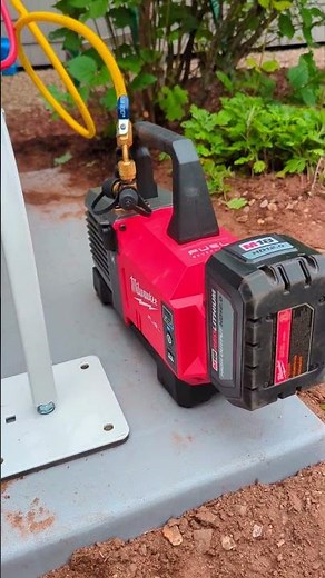 Milwaukee Tool M18 Fuel 5-CFM Vacuum Pump, in action