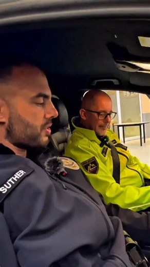 La POLICE slovène ont des sirènes ROUGES🔴mais aussi 🔵 BLEUS avec deux FONCTIONS différentes . ———————————— #bmw #police #parisinterceptor #explication #policecar | Paris Interceptor