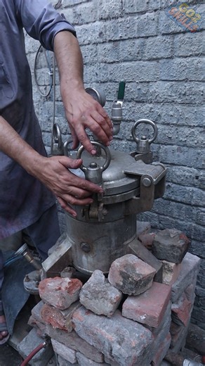See how simple thread becomes vibrant pink through industrial coloring and drying 💗 #ThreadDyeing #PinkThread #TextileFactory #ColoringProcess #IndustrialWork #HowItsMade #FactoryVideo #Manufacturing | Go 2 Skills
