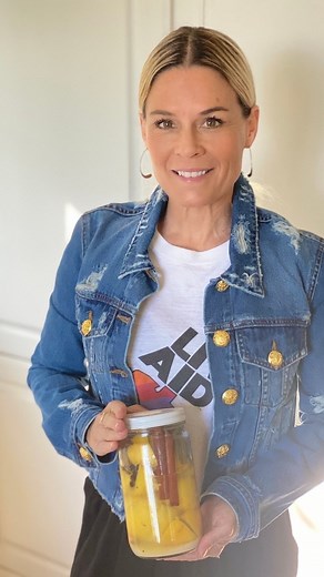 I’m all about making the most of the ingredients you have, so I wanted to share a recipe with you that will make your lemons last up to a year in your pantry! Here’s what you’ll need: � 🍋 5 lemons� 🍋 1/2 cup salt� 🍋 2 bay leaves �🍋 1 tablespoon black peppercorns 🍋 1 cinnamon stick �Cut the lemons in quarters, leaving them intact at the bottom by the stem. As you place the lemons in the jar, squeeze the juice out into the jar each time. Stuff the lemon in the jar and cover with 1-2 tablespoo