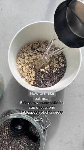 Quick & Easy Oat Recipes: Customize Your Oatmeal with Chia Seeds