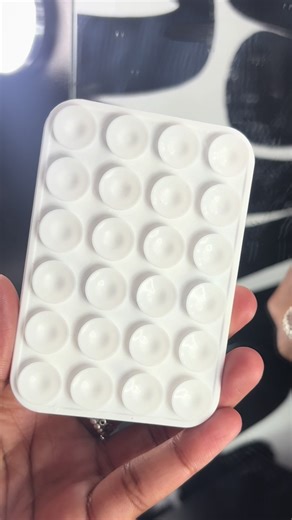 The suction and magnet is super strong , definitely a must have for creators 👏🏾👏🏾 #fyp #foryoupage #phonemount #magnetic #creatormusthaves