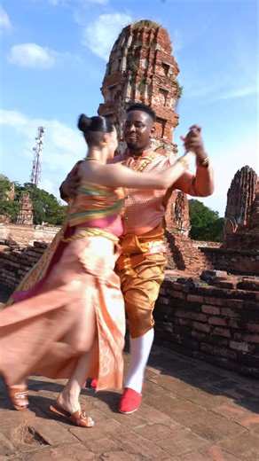 ❤️Dancing Salsa in Ayutthaya Temples of Bangkok, Thailand in traditional Thai clothing was a magical experience and a core memory that we will keep forever! So thankful for the amazing organizers of @salsabangkokfiesta for creating one of the best overall event experiences that we have ever had! We have fallen in love with Thailand and we will be back for vacation and dancing! 🎶Song: Solo tú - @nic_ntaya #salsa #thailand #bangkok #salsadancing #salsaclass #mambo #ayutthaya #buddah | dejon_polan