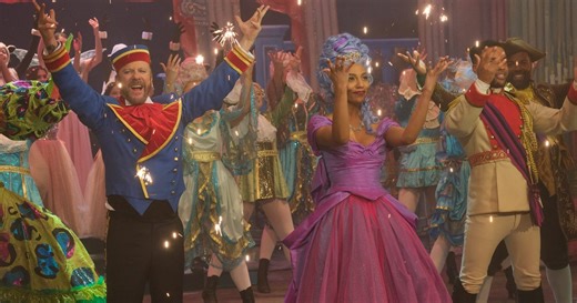 Tinsel Town cast reveal Kiefer Sutherland's reaction to British panto for new Christmas film